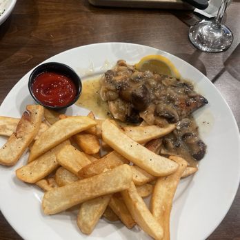 Spaghetti Warehouse - Chicken Marsala - Italian Near Me - Columbus, Ohio