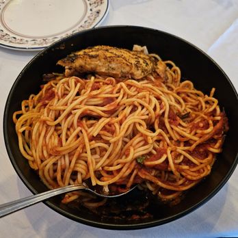 Maggiano's Little Italy - Spaghetti marina with salmon - Italian Near Me - Atlanta, Georgia Maggiano's Little Italy - Spaghetti marina with salmon - Italian Near Me - Atlanta, Georgia