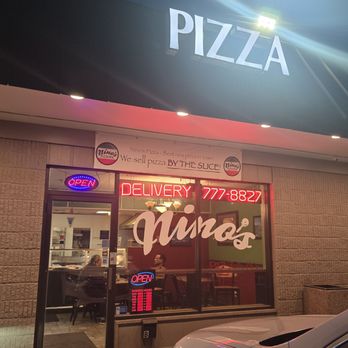 Nino's Pizzeria - Pizza Near Me - Maplewood, Minnesota Nino's Pizzeria - Pizza Near Me - Maplewood, Minnesota