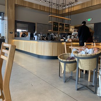 Starbucks - Coffee & Tea Near Me - Hanover, Pennsylvania