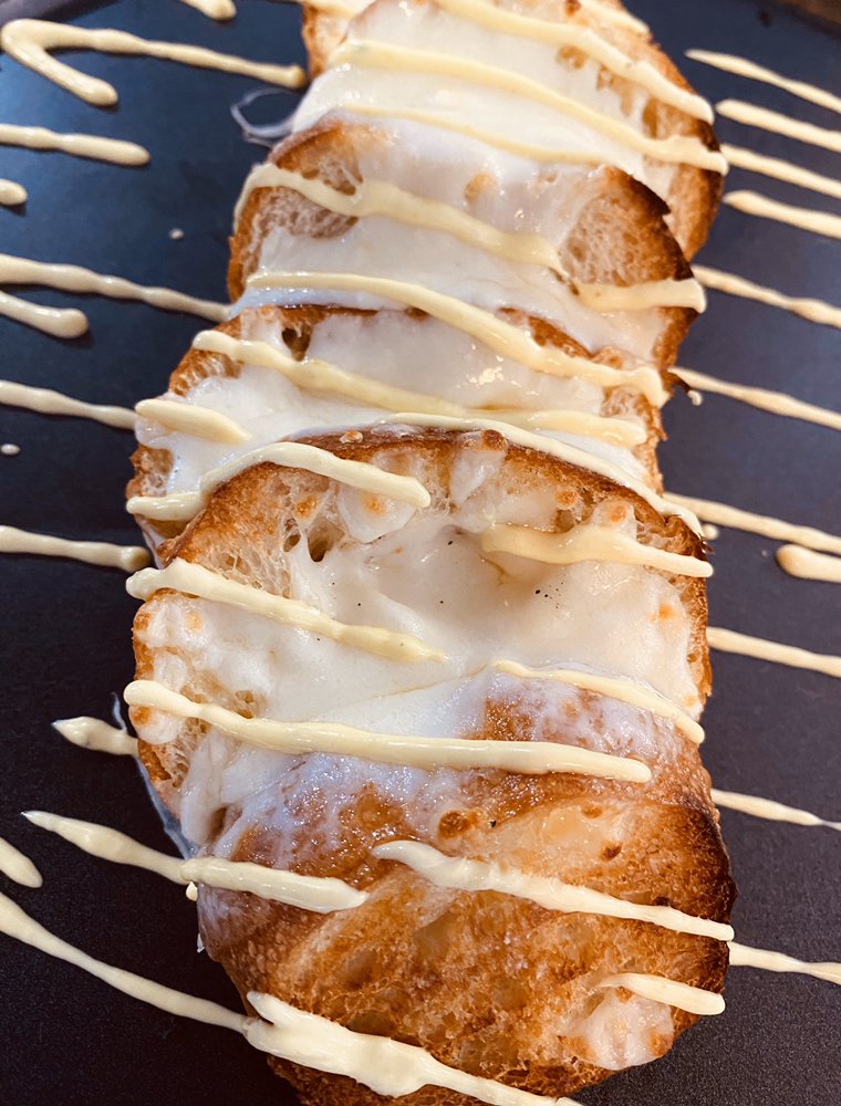 Thin and Crisp Gourmet Pizza