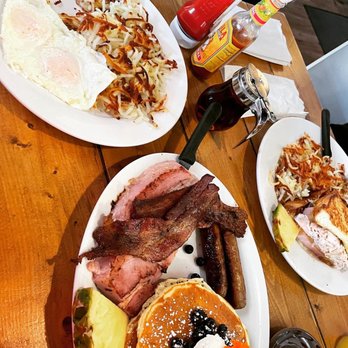 Honeybear Cafe - Lumberjack - Breakfast & Brunch Near Me - Chicago, Illinois