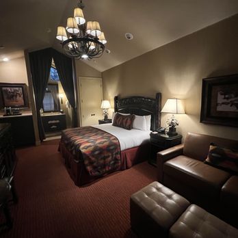 Rustic Inn Creekside Resort & Spa - Jackson Hole - Nice room - Hotels Near Me - Jackson, Wyoming