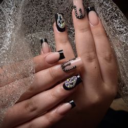 Alexz Nails & Spa