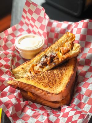 Cheesie's Pub & Grub - Lakeview by null