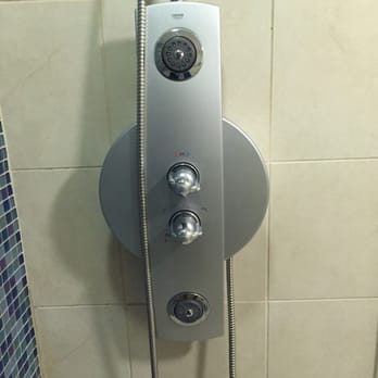Silver Palms Inn - Shower - Hotels Near Me - Key West, Florida Silver Palms Inn - Shower - Hotels Near Me - Key West, Florida