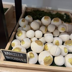 Vanilla Patchouli bath bombs