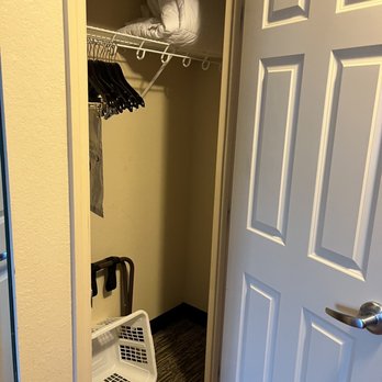 Candlewood Suites Mobile-Downtown - Closet. - Hotels Near Me - Mobile, Alabama Candlewood Suites Mobile-Downtown - Closet. - Hotels Near Me - Mobile, Alabama
