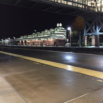 Auburn Train Station - Waiting for train to Seattle !!)))) - Train Stations Near Me - Auburn, Washington