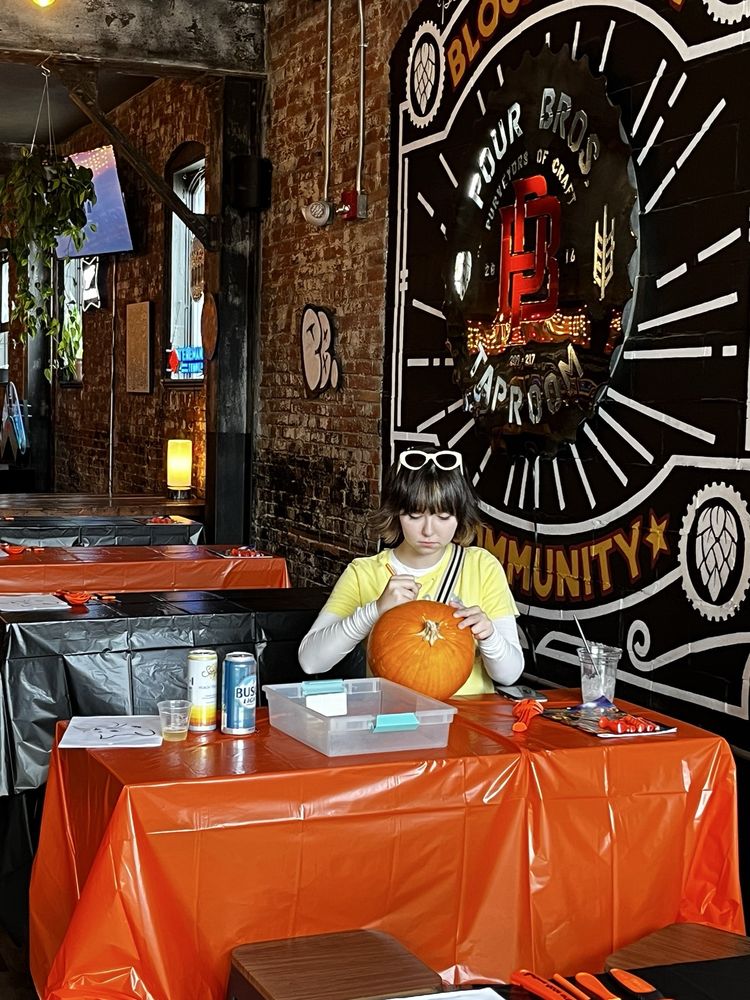 Pour Bros Craft Taproom Logo