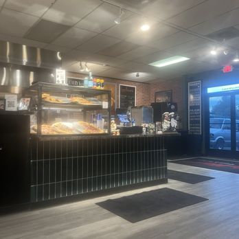 Bellizzi's Pizza Joint - Order counter - Pizza Near Me - Eugene, Oregon