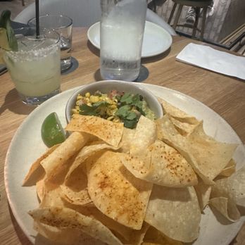 Moxies - Lounges Near Me - Miami, Florida Moxies - Lounges Near Me - Miami, Florida