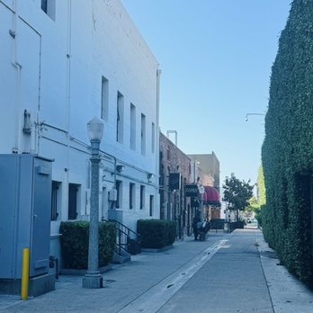 Rialto Cafe - Breakfast & Brunch Near Me - Fullerton, California
