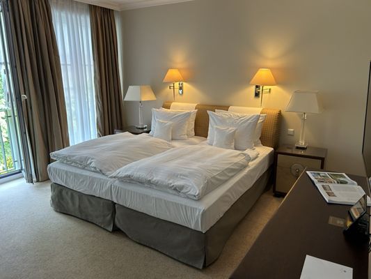 Parkhotel by null