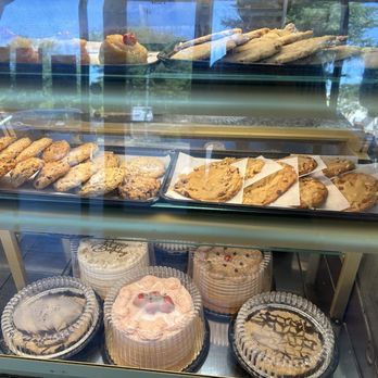 Cinnamon Creme Bakery - Cookies and cakes - Bakeries Near Me - Little Rock, Arkansas