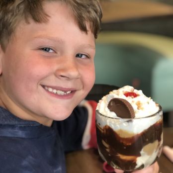 Dockside - Reese 's Peanut Butter Cup Sundae - Salad Near Me - Coeur D Alene, Idaho Dockside - Reese 's Peanut Butter Cup Sundae - Salad Near Me - Coeur D Alene, Idaho