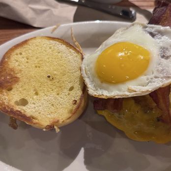 Cracker Barrel Old Country Store - American Near Me - Elkton, Maryland