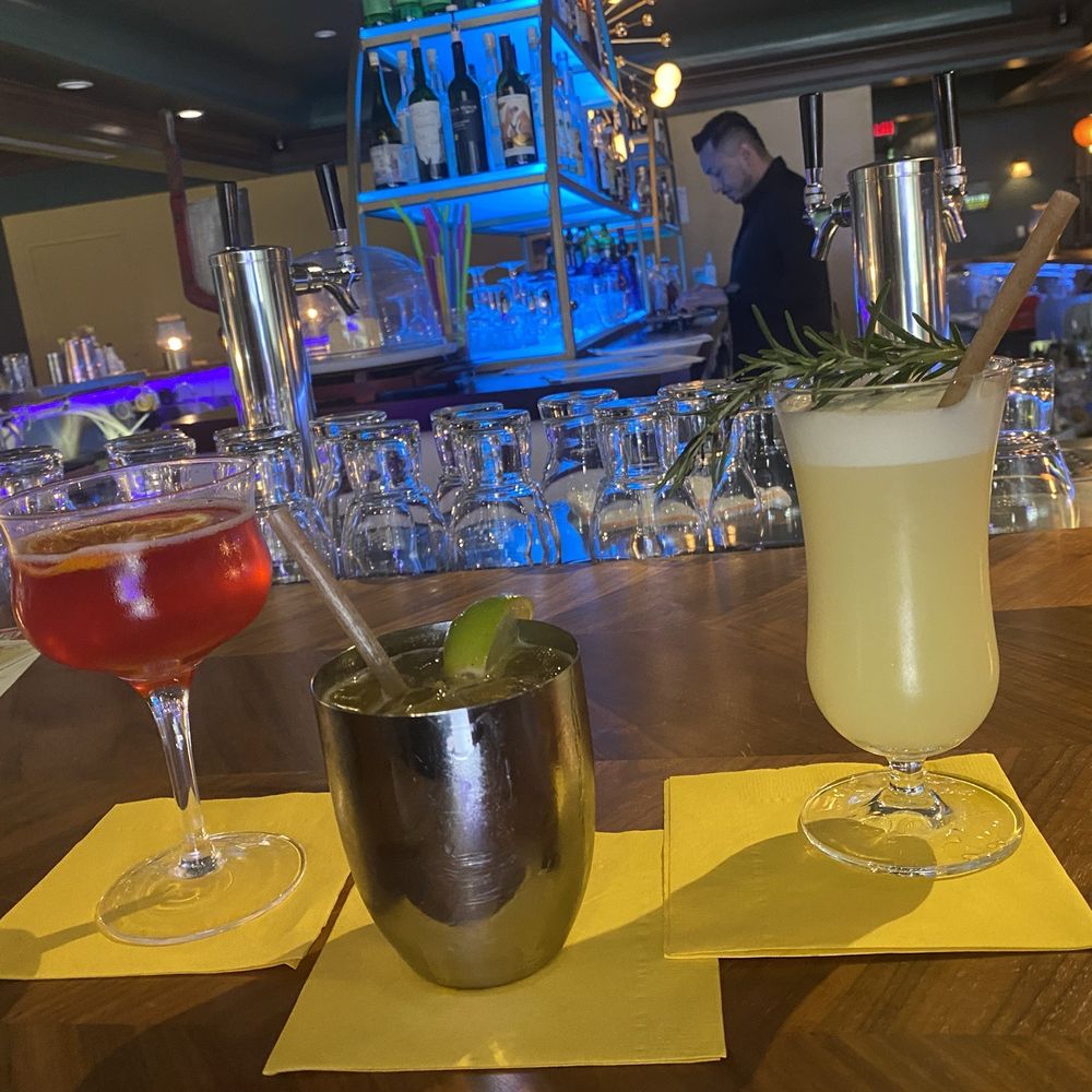 Middle 8 - Cocktail Bars Near Me - Pleasanton, California