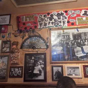 Buca di Beppo Italian Restaurant - Decor - Italian Near Me - Lombard, Illinois Buca di Beppo Italian Restaurant - Decor - Italian Near Me - Lombard, Illinois