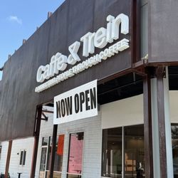 Caffe & Trein - Front entrance
