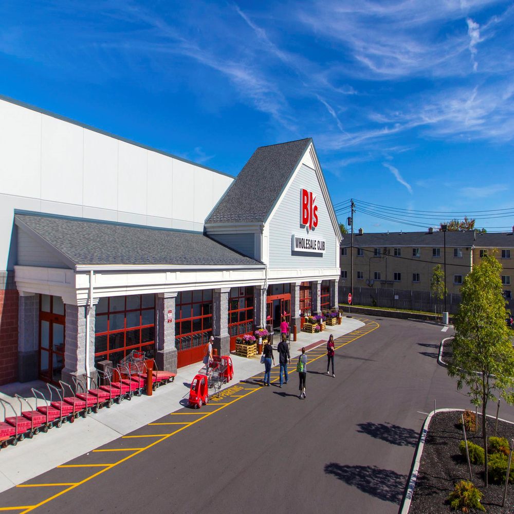 AMHERST COMMONS Updated August 2024 10 Photos 3050 Sheridan Dr, Amherst, New York