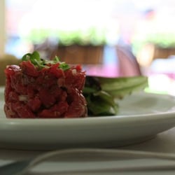 Les Deux Gamins - steak tartar starter, which is also available with fries and salad as main