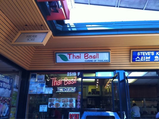 Thai Basil by null