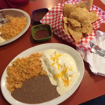 Taco Loco - Chicken enchiladas with sour cream sauce - Mexican Near Me - Hamilton, Texas Taco Loco - Chicken enchiladas with sour cream sauce - Mexican Near Me - Hamilton, Texas