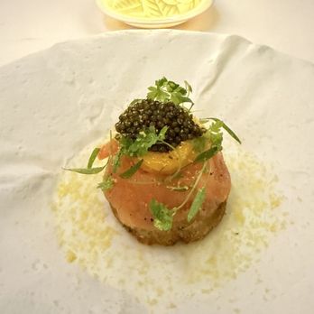 Le Cirque - LE SAUMON FUMÉ PETROSSIAN caviar duo, potato galette, vermont crème fraîche - French Near Me - Las Vegas, Nevada