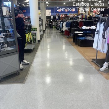 Paisas Elite Facility Services - Dicks Sporting Goods - Office Cleaning Near Me - Orlando, Florida Paisas Elite Facility Services - Dicks Sporting Goods - Office Cleaning Near Me - Orlando, Florida