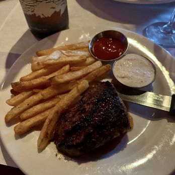 Leunig's Bistro - Steak frittes - French Near Me - Burlington, Vermont