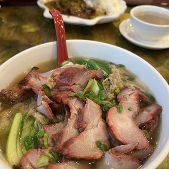 Jin Jin Hong Kong Cafe - Roasted Pork Haw Fun Soup - Chinese Near Me - Brooklyn, New York Jin Jin Hong Kong Cafe - Roasted Pork Haw Fun Soup - Chinese Near Me - Brooklyn, New York