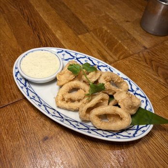 Glur - golden calamari - Thai Near Me - New York, New York Glur - golden calamari - Thai Near Me - New York, New York