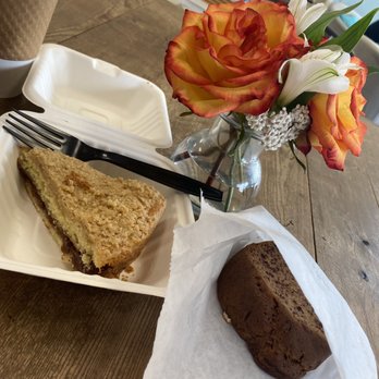 Crema and Bloom - Fresh Flower arrangement at table, vegan gluten free banana bread, and coffee cake - Coffee & Tea Near Me - Springfield, Oregon