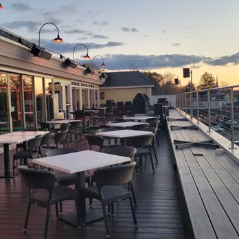 Rooftop 120 - Lounges Near Me - Glastonbury, Connecticut