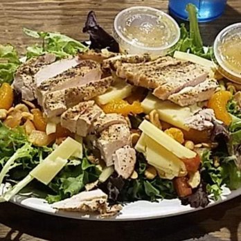 Logan's - Oriental chicken salad - Pizza Near Me - Freeport, Illinois