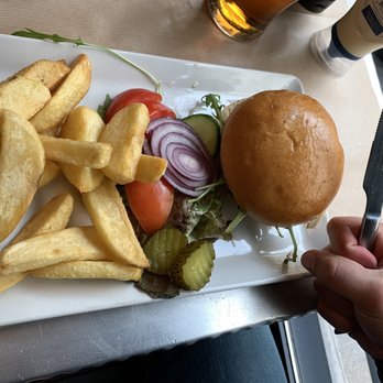 Bugsy's - Avacado burger and frites - Pubs Near Me - Paris, 75