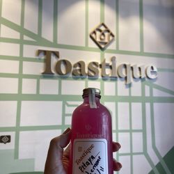 Toastique - Pitaya lemonade