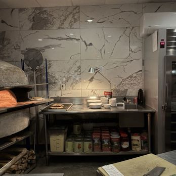 Louie - Vibe - Italian Near Me - Clayton, Missouri