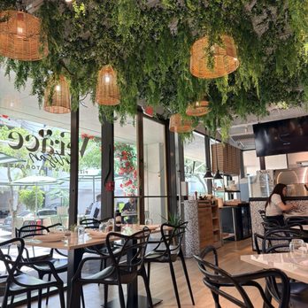 Verace Artisan Pizzeria - Very nice dining room - Italian Near Me - Coral Gables, Florida Verace Artisan Pizzeria - Very nice dining room - Italian Near Me - Coral Gables, Florida