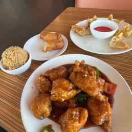 General's Chicken Rangoons  Egg roll Fried rice