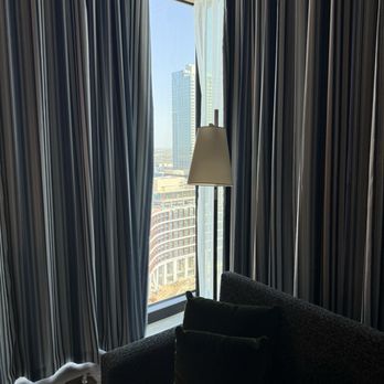 Austin Marriott Downtown - Wall of floor to ceiling windows - Hotels Near Me - Austin, Texas
