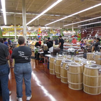 Fresh Thyme Market - Bulk Foods Section - Farmers Market Near Me - Columbus, Ohio