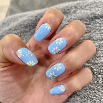 V's Nails Spa - Daisy - Nail Salons Near Me - Irvine, California