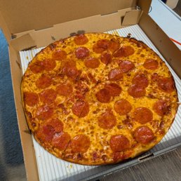 Crispy bar pie with pepperoni