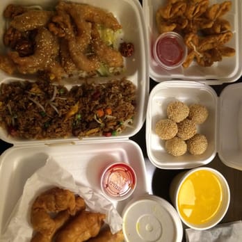 Lucky House - Clockwise from top right: crab rangoon, sesame ball, soup+side included in dinner combos, BBQ fried rice and honey walnut shrimp - Dim Sum Near Me - Kent, Washington