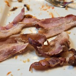 The Whistling Donkey - A Chef that Doesn't know how to Cook Bacon!?! Got to Make you Wonder!