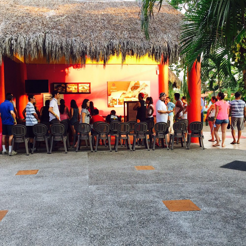 Royal Decameron Complex - Lineup for reservations at the a la carte restaurant. Be early! - Hotels Near Me - Riviera de Nayarit, NAY