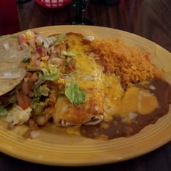Casa Sanchez 2 - Combination with a taco, tamale and burrito