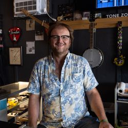Fort Wayne Guitar Exchange - Mitch Fraizer